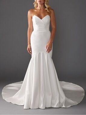 Louvienne ‘Callum’ Gown